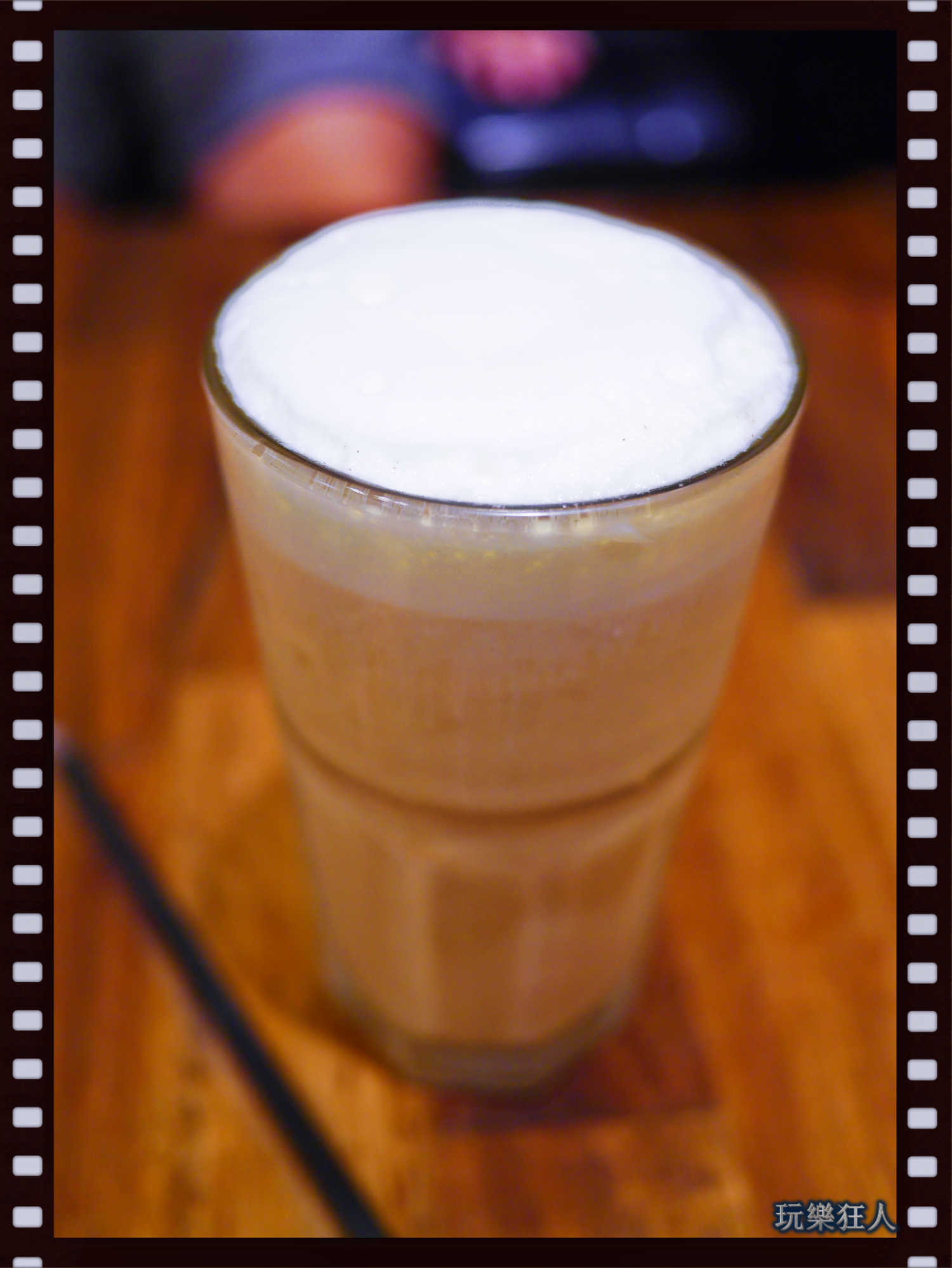 『貓頭鷹法式手工甜點 』咖啡廳-伯爵鮮奶茶