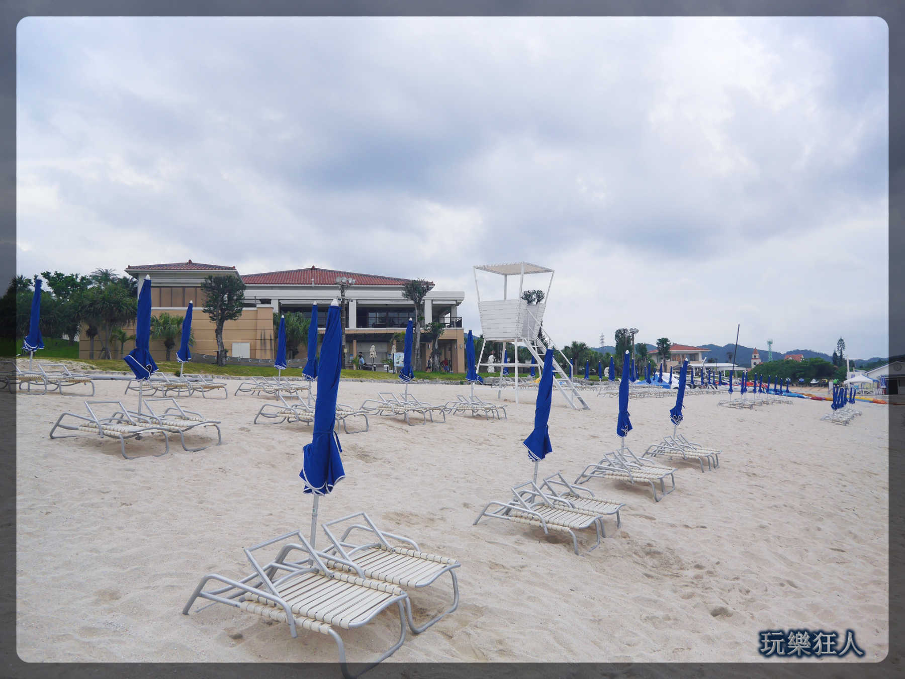 『ANA萬座海濱洲際酒店』海灘-躺椅＆遮陽傘